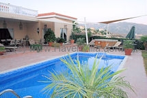 Luxury Holiday Villa in Peyia